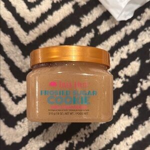 Tree Hut Frosted Sugar Cookie Sugar Scrub unused